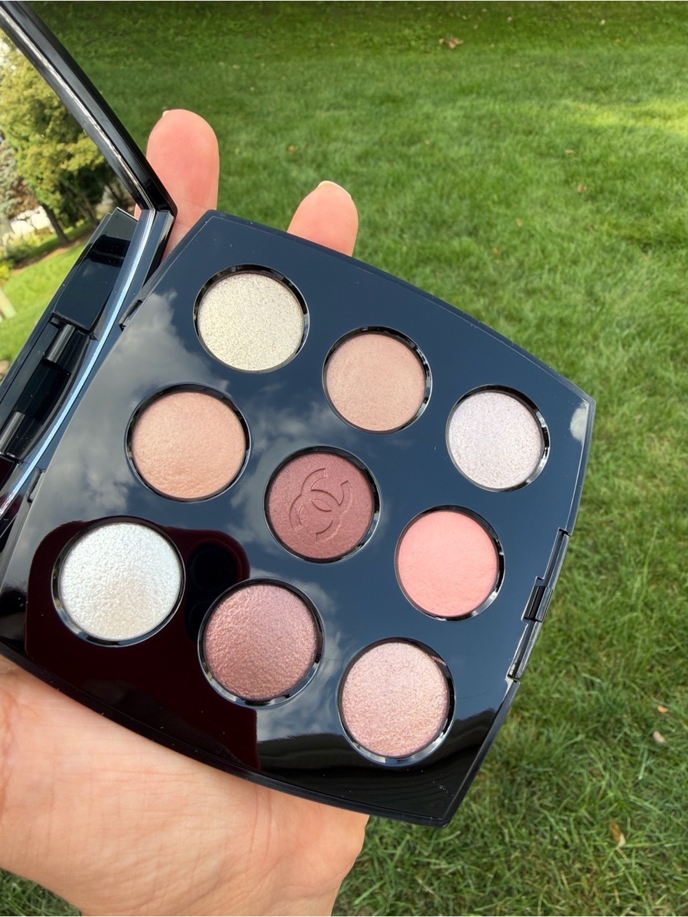 LES 9 OMBRES LIMITED EDITION - High Intensity Multi-Effect Eyeshadow Palette